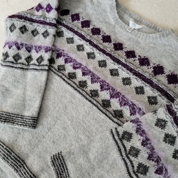 Time and Tru Sweaters - Time and Tru Heather Gray and Violet Patterned Crewneck Sweater Super Soft